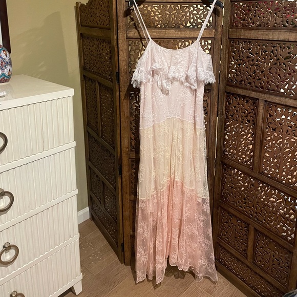 Philosophy di Lorenzo Serafini Sunset Lace Ruffle Maxi Dress - Picture 3 of 5